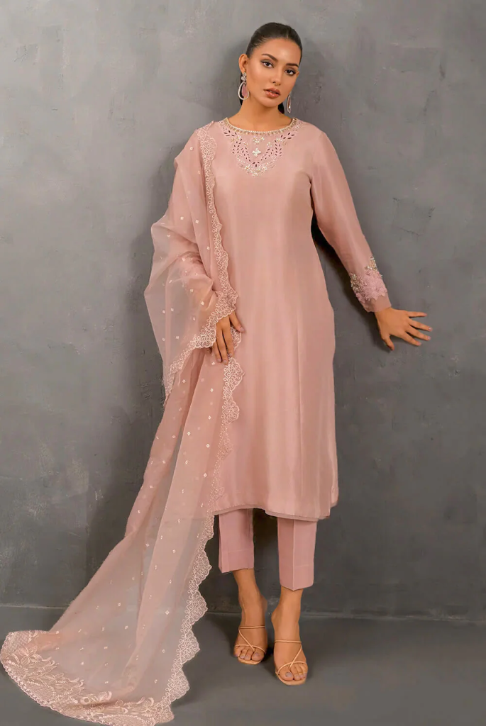 Pakistani shalwar kameez