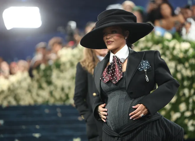 Corset, Skirt, Baby Bump—A Masterclass in Maternity Fashion