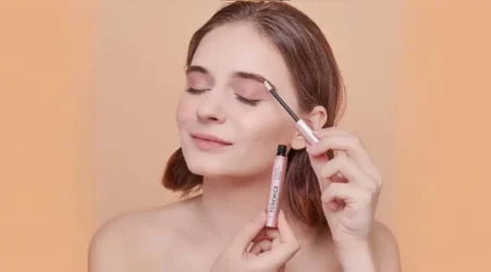 How Eyebrow Growth Serums Help Stimulate Hair Follicles for Thicker Brows