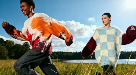 Why Do People Buy Fashion Clothes Based on Recommendations Rather Than Advertising?