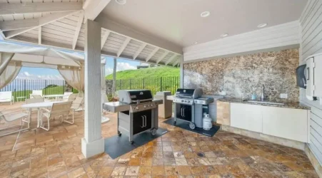 Why Are Kapalua Condo Rentals Highly Rated by Travelers? 